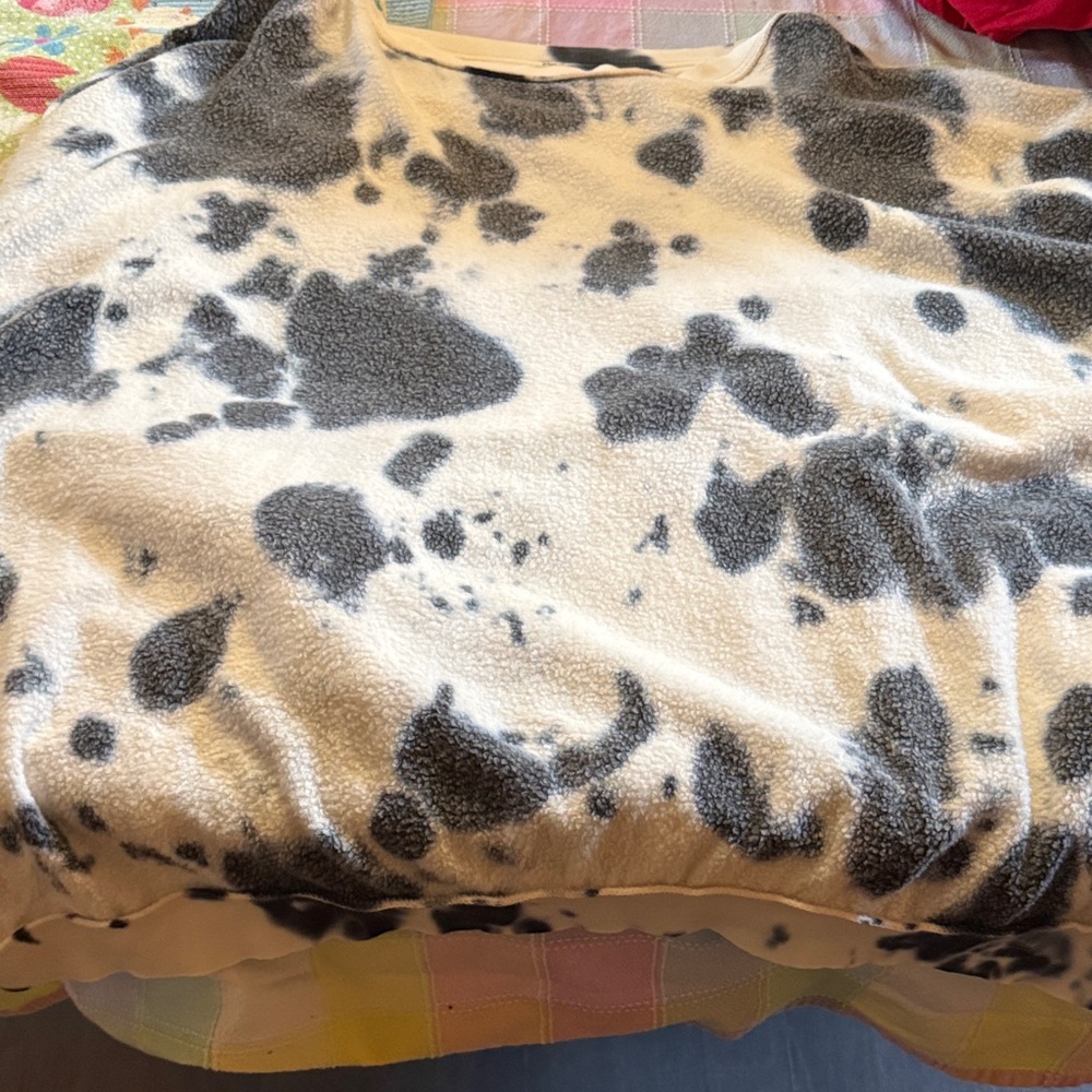 Free People Cozy Black and White Fleece Pullover and Short Set